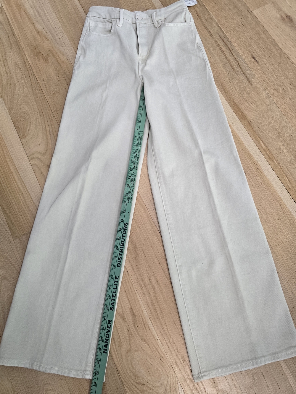 Good American Wide Leg Flare Jeans in Off-White